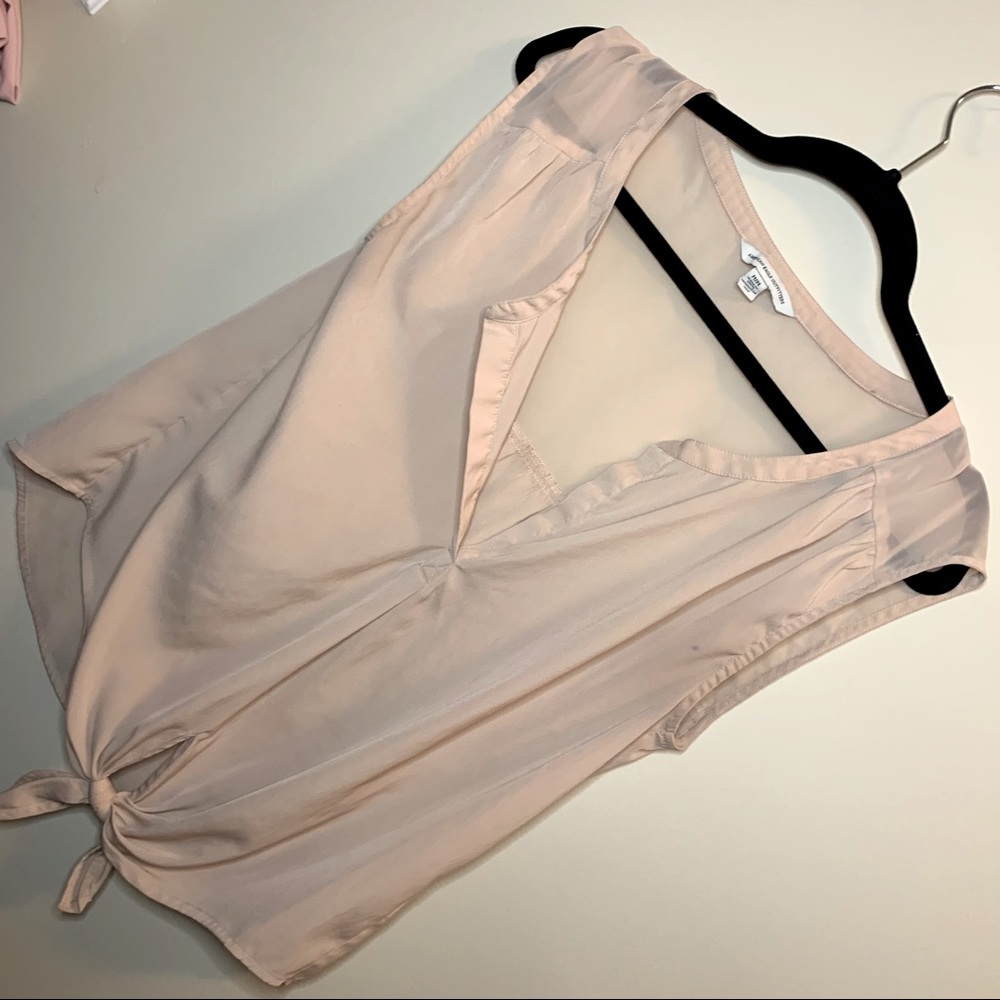 Light Pink American Eagle Tank w/ V Neck and Tie